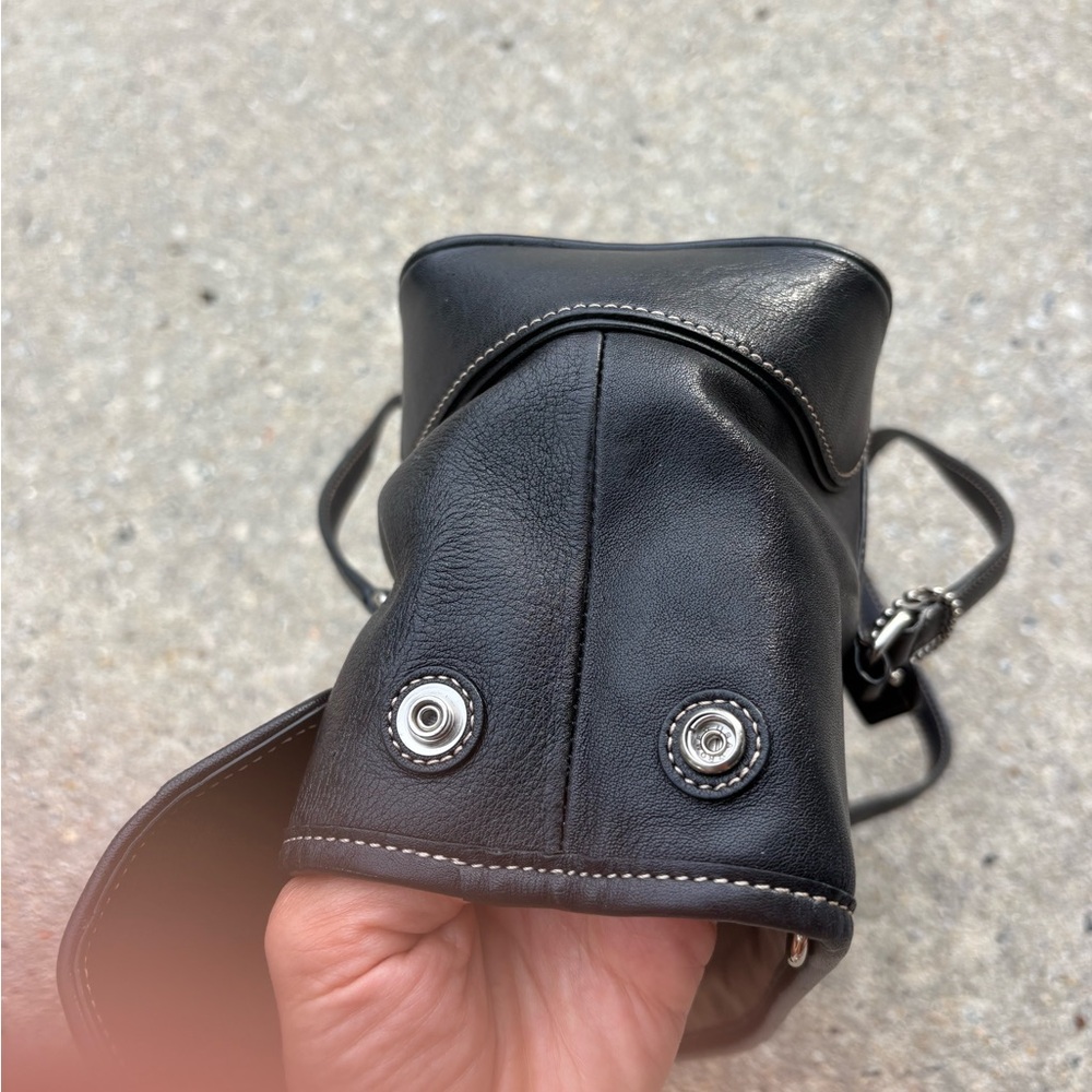 COACH vintage Hamptons Black Leather Flap Purse black hand bag - Picture 5 of 15